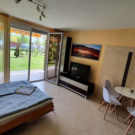 Igényes 4 fős apartman közvetlen a strandnál Csopak Exterior foto
