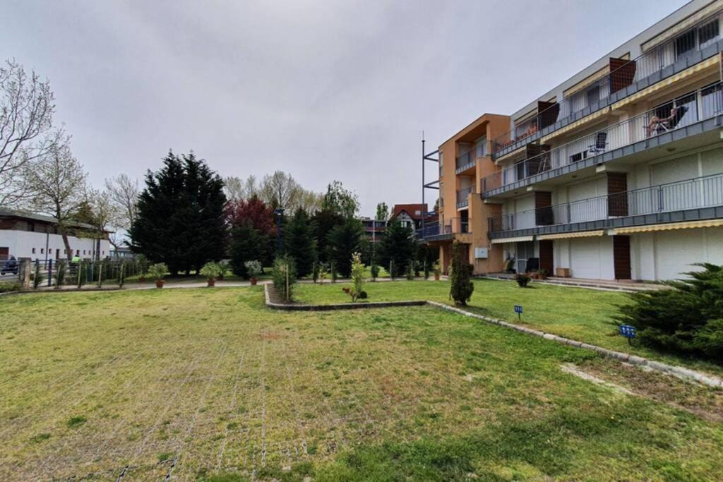 Igényes 4 fős apartman közvetlen a strandnál Csopak Exterior foto