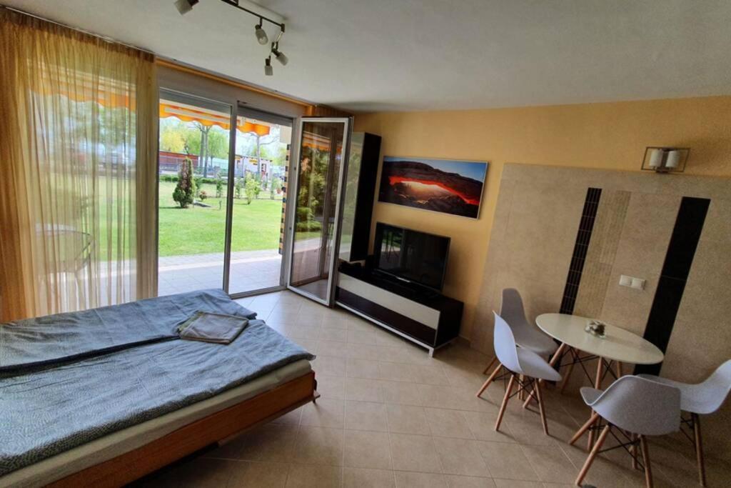 Igényes 4 fős apartman közvetlen a strandnál Csopak Exterior foto